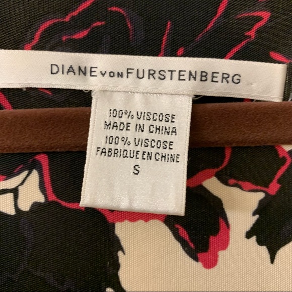 Diane Von FURSTENBERG blouse. - Picture 6 of 7